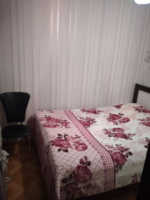 Izi'S Cozy Apartment Kutaisi Bagian luar foto