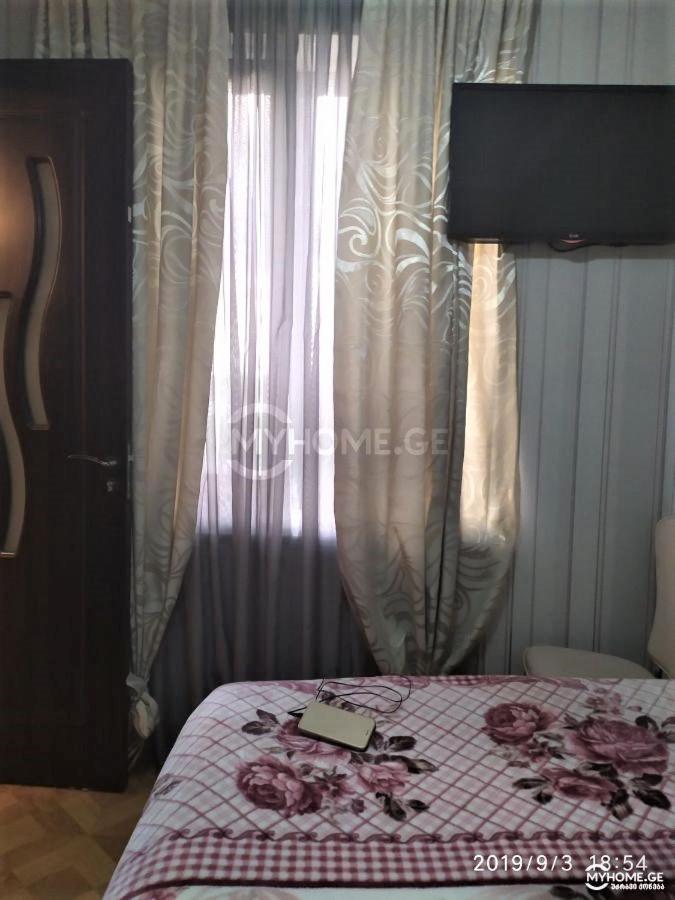 Izi'S Cozy Apartment Kutaisi Bagian luar foto