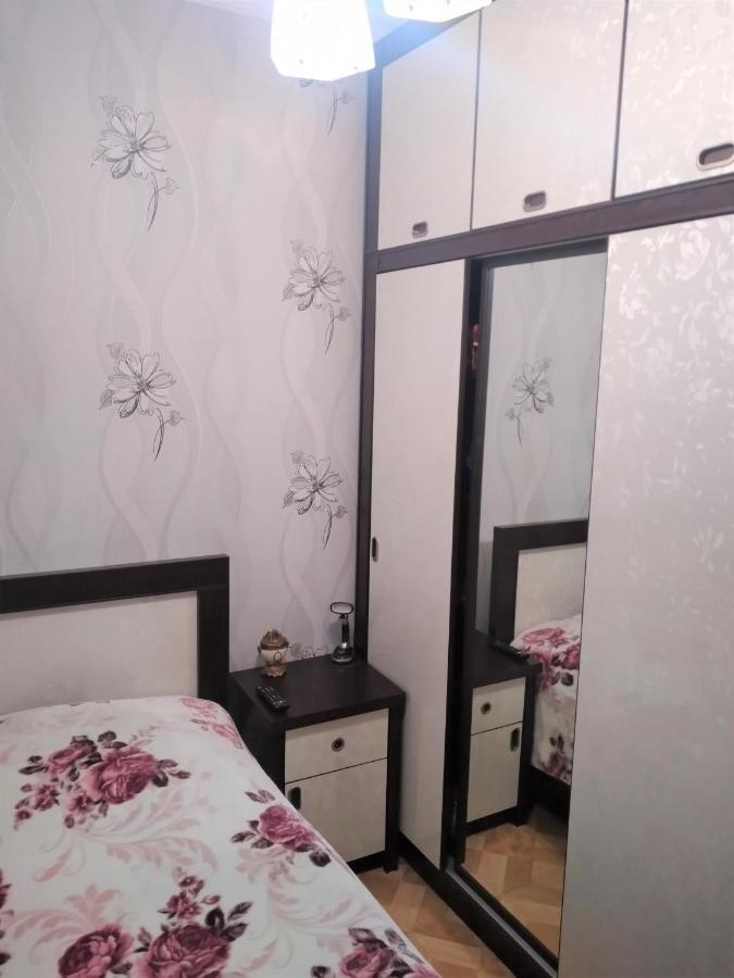 Izi'S Cozy Apartment Kutaisi Bagian luar foto