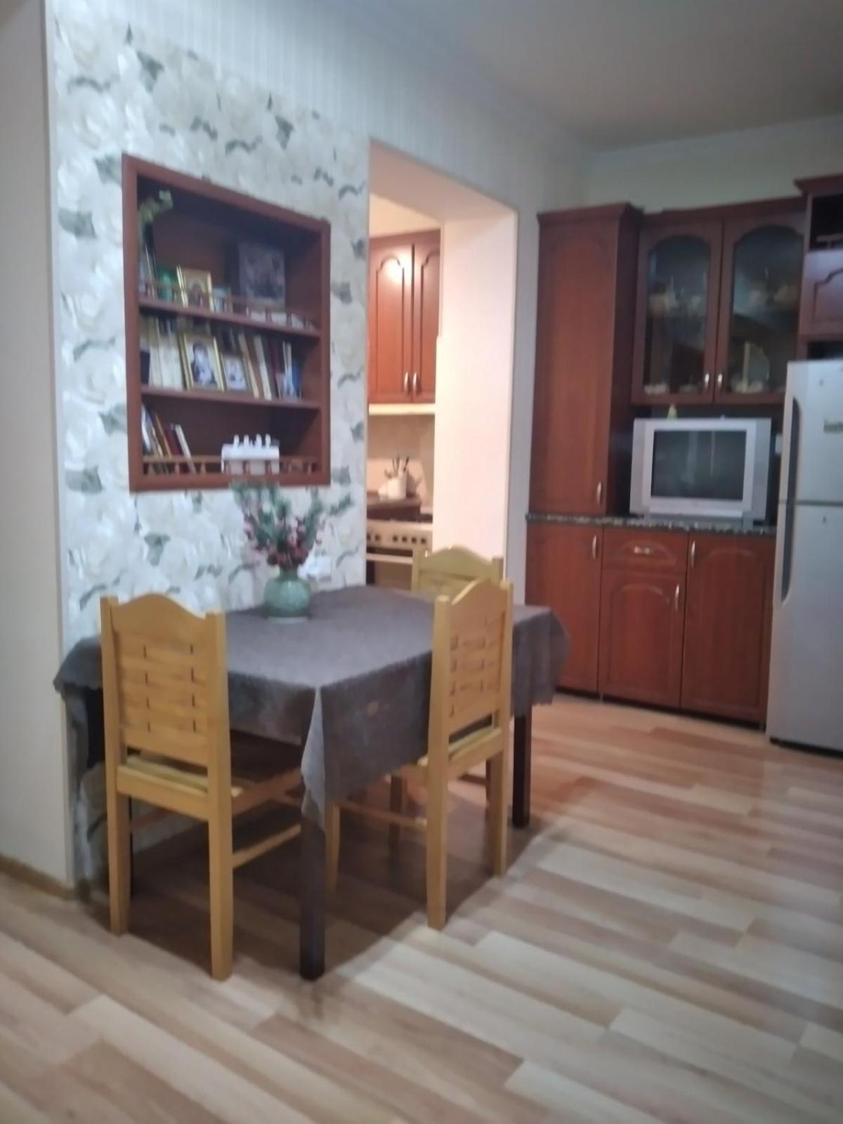 Izi'S Cozy Apartment Kutaisi Bagian luar foto