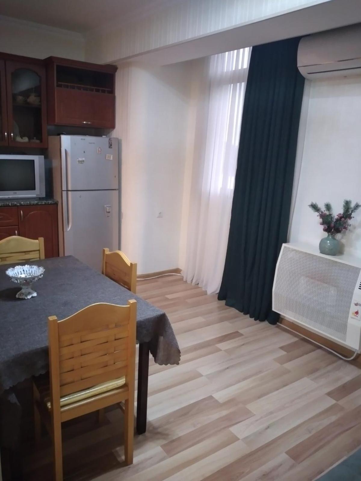 Izi'S Cozy Apartment Kutaisi Bagian luar foto